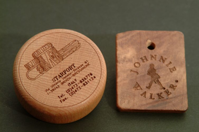 incisione oggetti in legno 